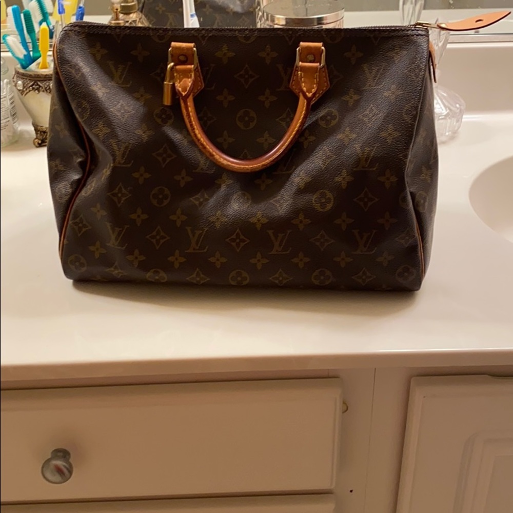Authentic Louis Vuitton Speedy 35